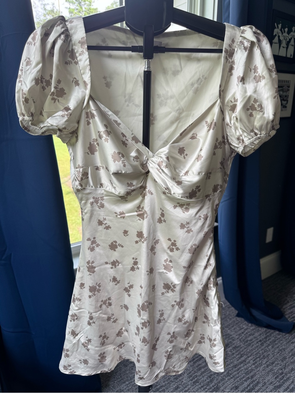 Le Lis Satin Puff Sleeve Sweetheart Floral Mini Dress Medium